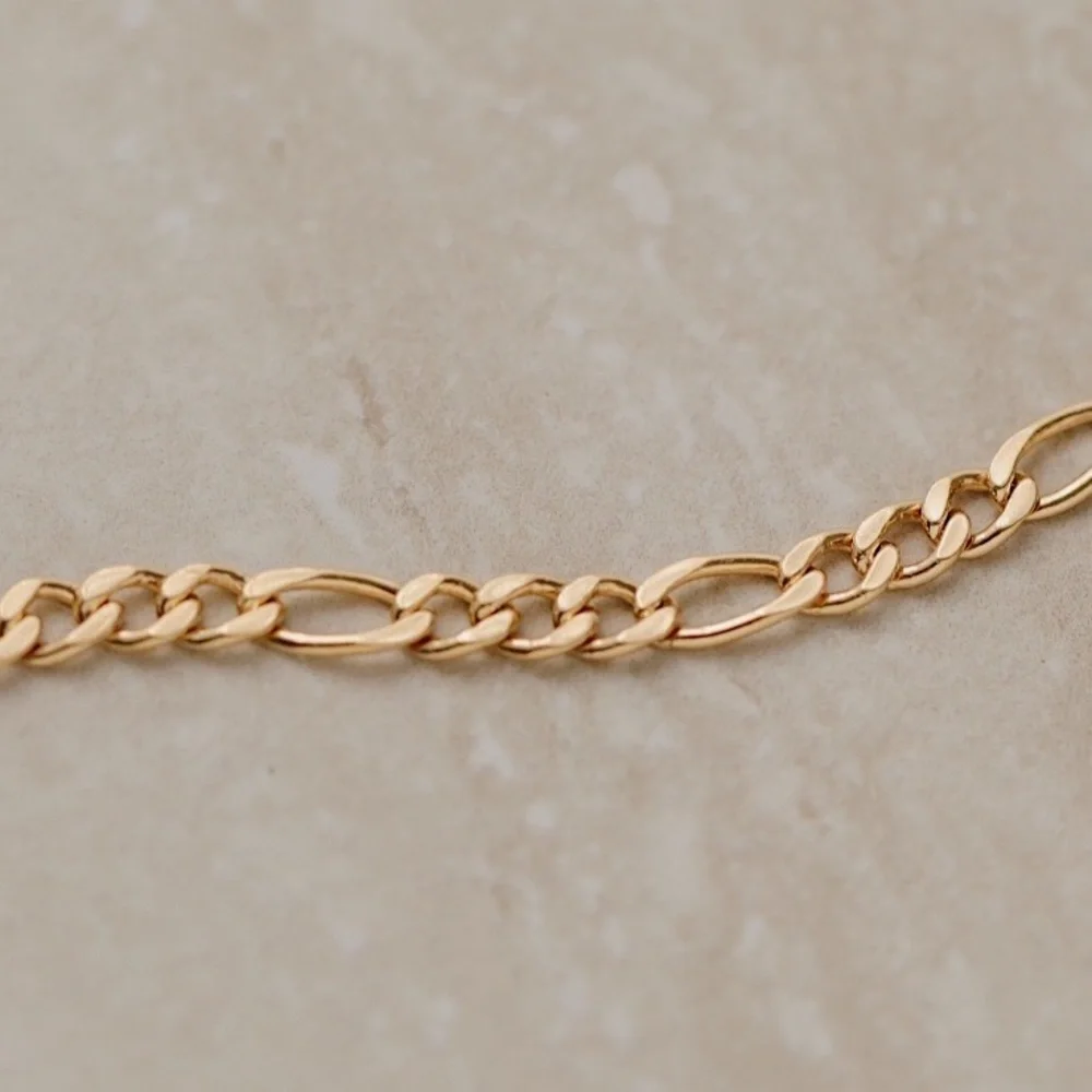 Chelsea Figaro Chain | 18k Gold Filled - Picture 4 of 8